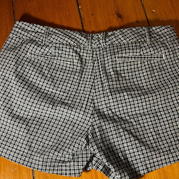 Crosshatched navy and white shorts, size 12 - Picture 5 of 5